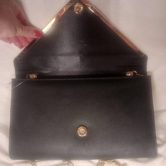 Crossbody - Picture 5 of 9